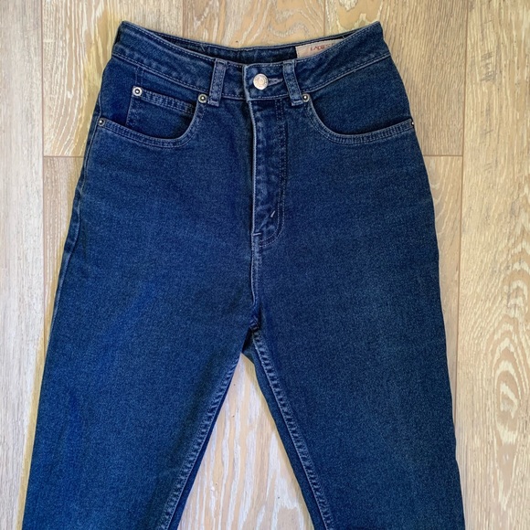 Vintage Leviβs High Waisted Slim Jeans - Picture 6 of 7